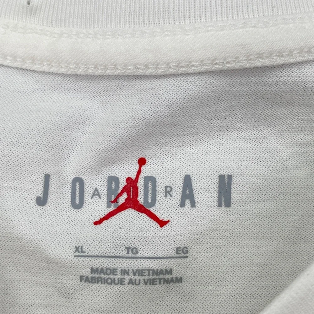 Jordan‎ Brand Men White Graphic T Shirt Butterfly Wings Graphic Tee XL